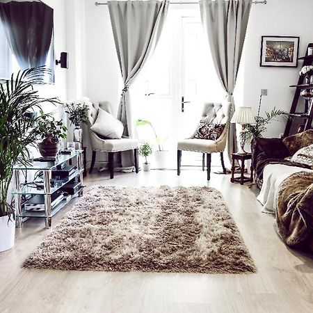 Lovely 2 Bed Apartment 15Mins From Bond St Londra Dış mekan fotoğraf