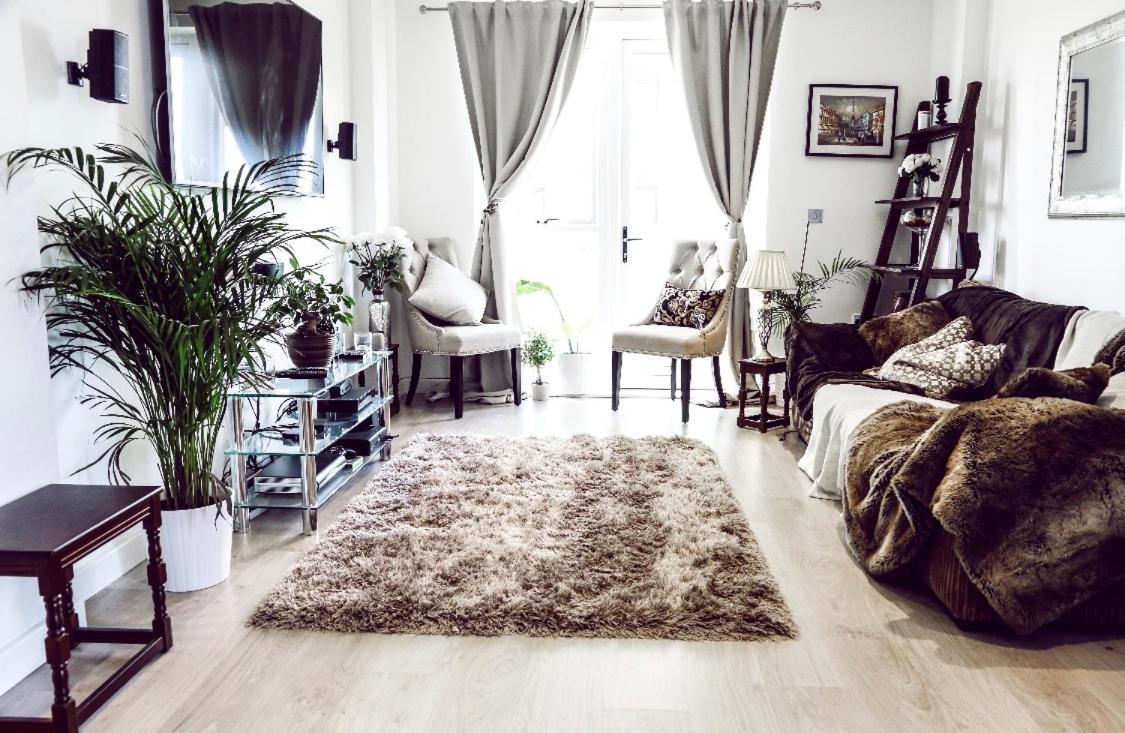 Lovely 2 Bed Apartment 15Mins From Bond St Londra Dış mekan fotoğraf
